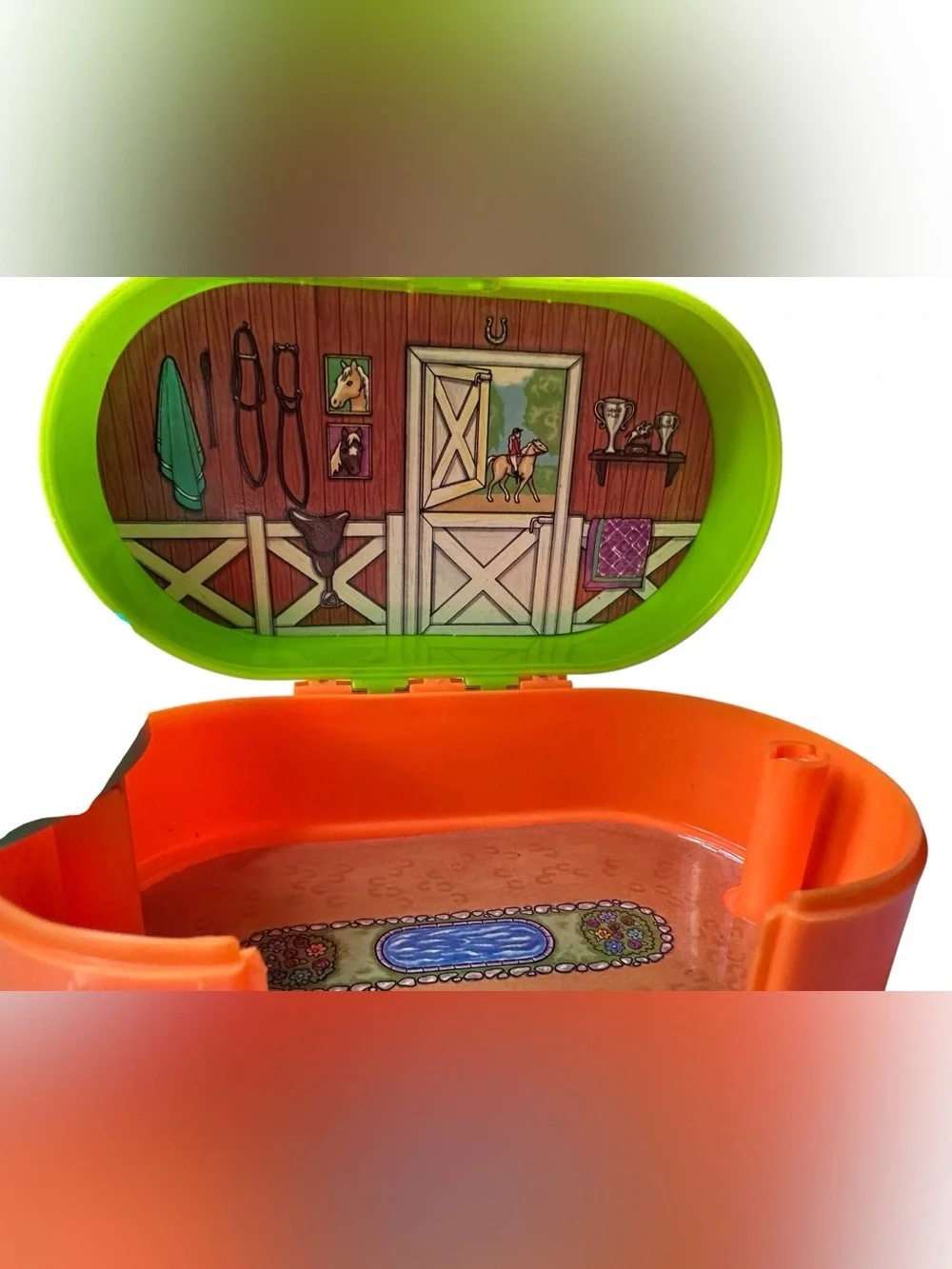 1993 Toy Biz Caboodles Mini Playset Horse Stable and Horse‎
